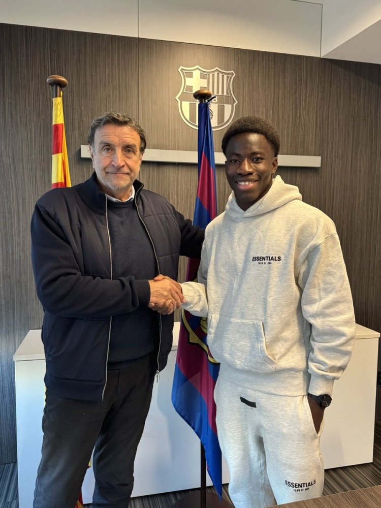 华体会电竞-巴萨官方:和15岁小将通卡拉达成续约协议,年满16岁生效