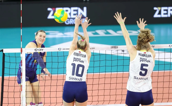 欧冠女排战报：斯坎迪奇爆冷取胜，王媛媛率队轻松晋级|费内巴切|加拉塔萨雷|梅丽萨-瓦尔加斯|费多罗夫采娃|比赛_新浪体育_新浪新闻