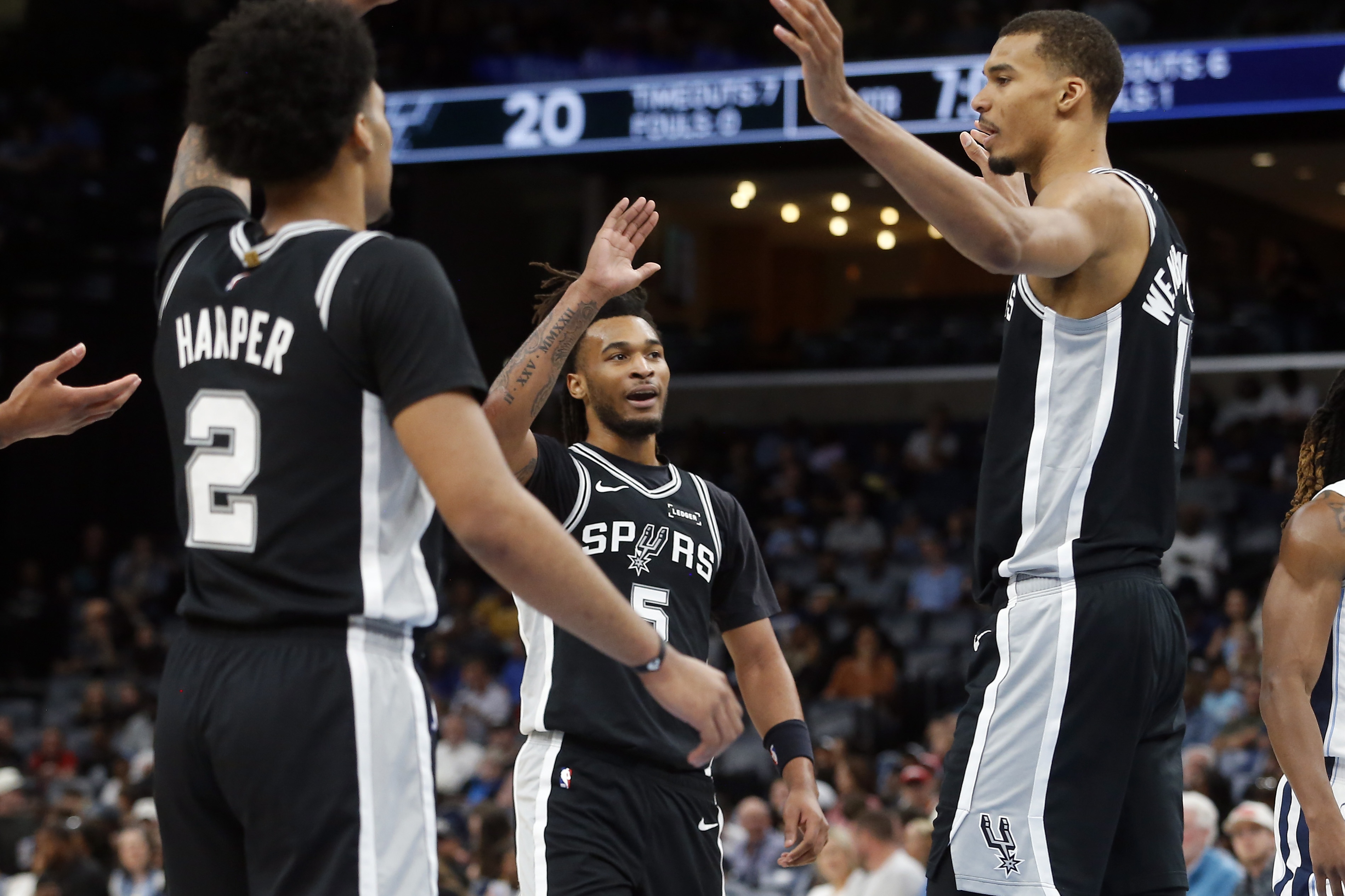 华体会棋牌-NBA彩经：马刺大胜雄鹿 活塞力擒森林狼 爵士不敌太阳